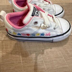 CONVERSE YOUTH GIRLS WHITE SHOES SIZE 7 PINK FLOWERS
